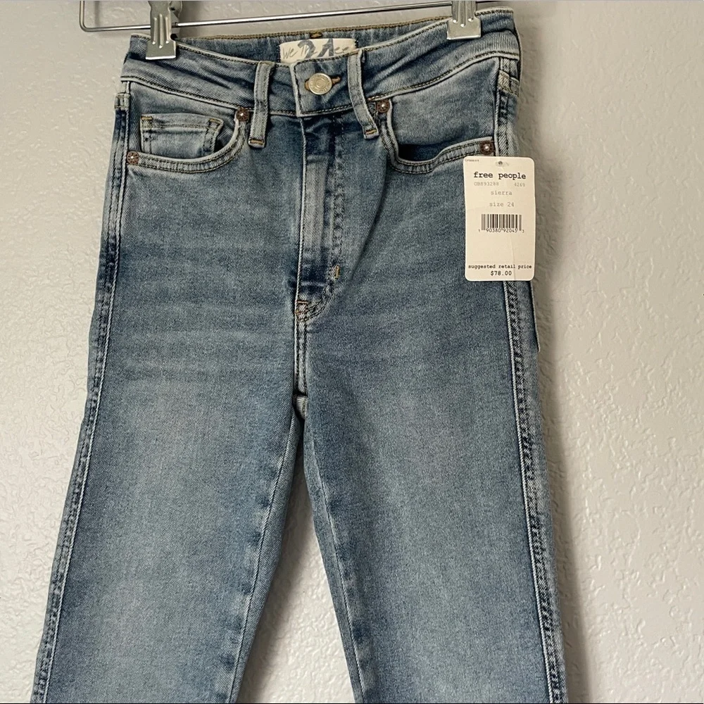 FREE PEOPLE , High Rise blue Jeans 24, NWT